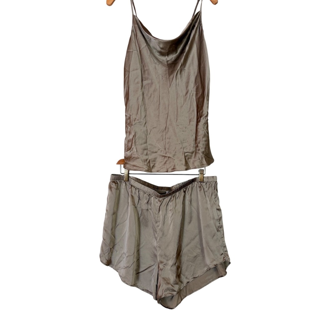 Nordstrom Womens 100% Silk Cowl Neck Cami and Shorts Pajama Set Taupe L‎
